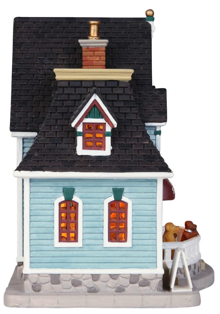lemax-happy-tails-pets-daycare-commerce-lumineux-village image 3