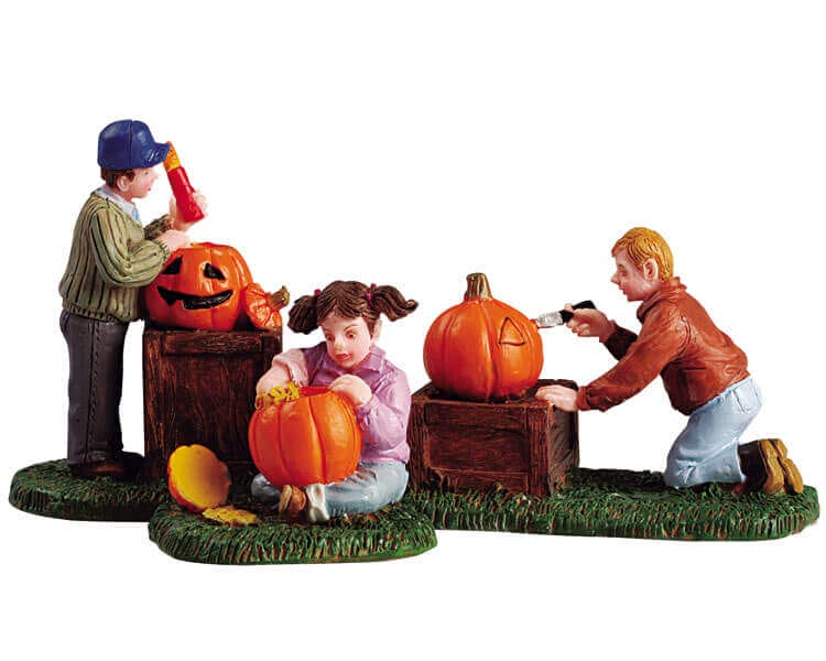 lemax-pumpkin-carvers-figurine-village-miniature-spooky-town image 2