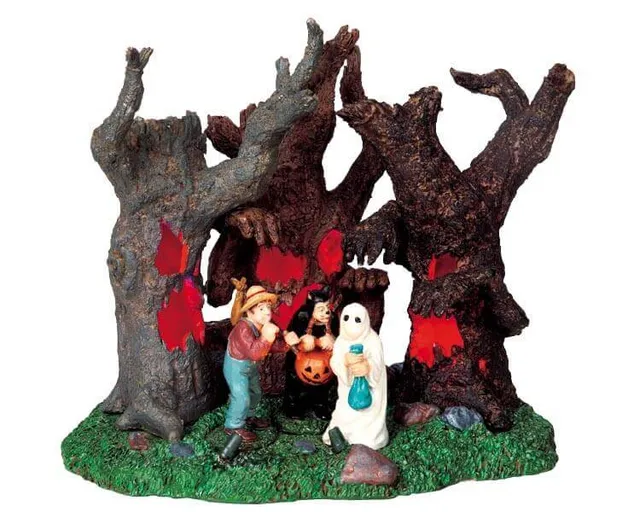lemax-spooky-town-lost-in-the-woods-figurine-d-halloween image 1