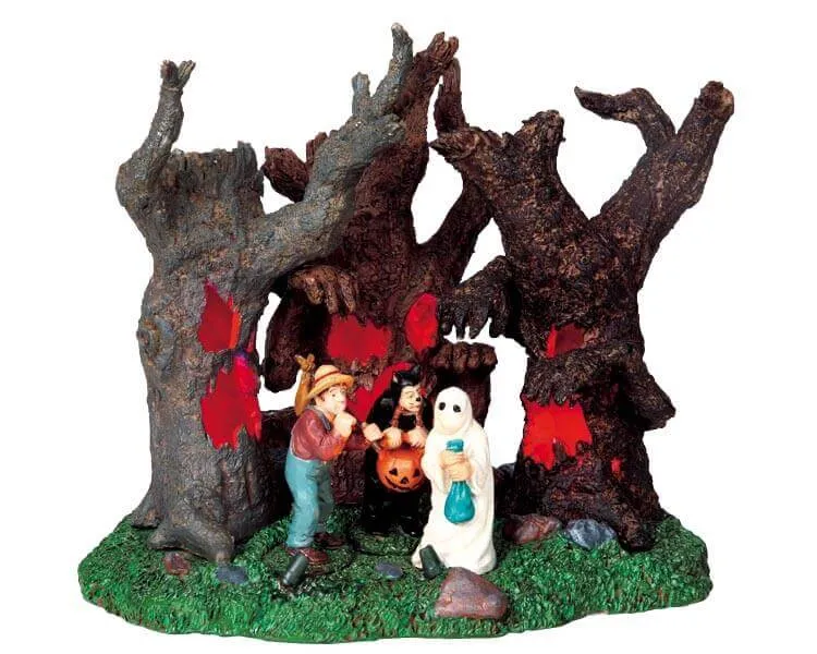 lemax-spooky-town-lost-in-the-woods-figurine-d-halloween image 1