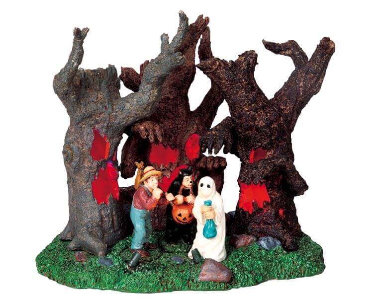 lemax-spooky-town-lost-in-the-woods-figurine-d-halloween image 2
