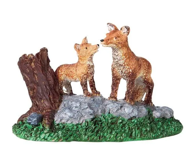 lemax-a-fox-and-her-pup-figurine-renarde-et-renardeau-miniature image 1
