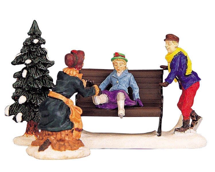 lemax-penelope-s-new-skates-figurine-patineuse image 2