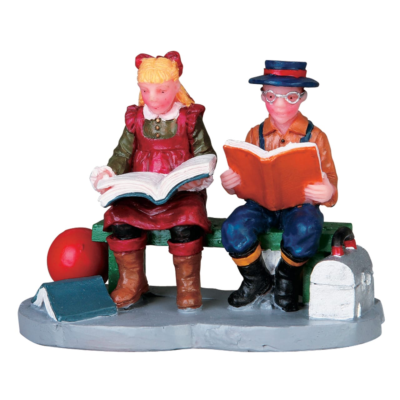lemax-reading-at-recess-figurine-coli-res-lecture image 1