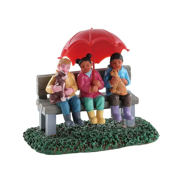 lemax-rainy-day-with-friends-figurine-sc-ne-jour-de-pluie image 1