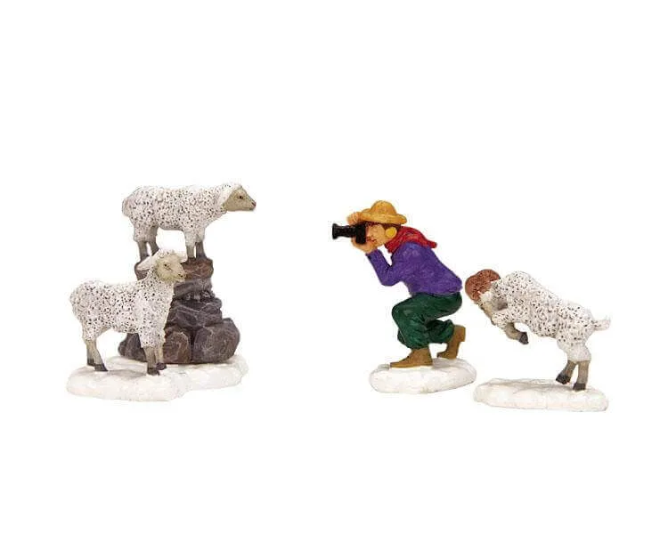 lemax-caught-from-behind-figurine-miniature-village-de-no-l image 1