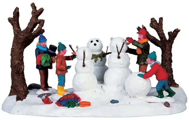 lemax-building-a-family-figurine-village-de-no-l image 1