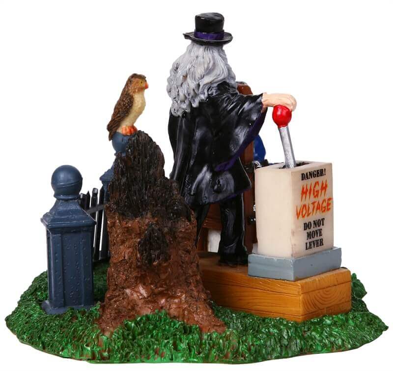 lemax-homicidal-maniac-figurine-spooky-town-halloween image 3