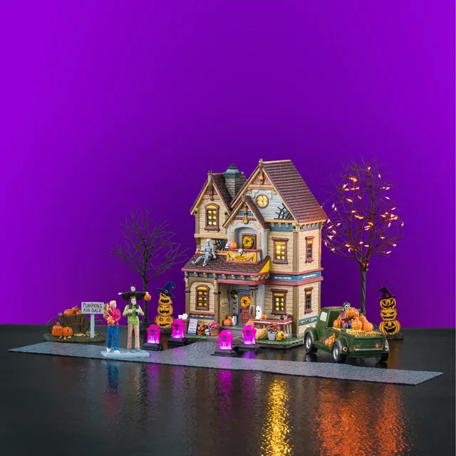 lemax-halloween-at-the-wilsons-set-maison-hant-e-spooky-town image 1