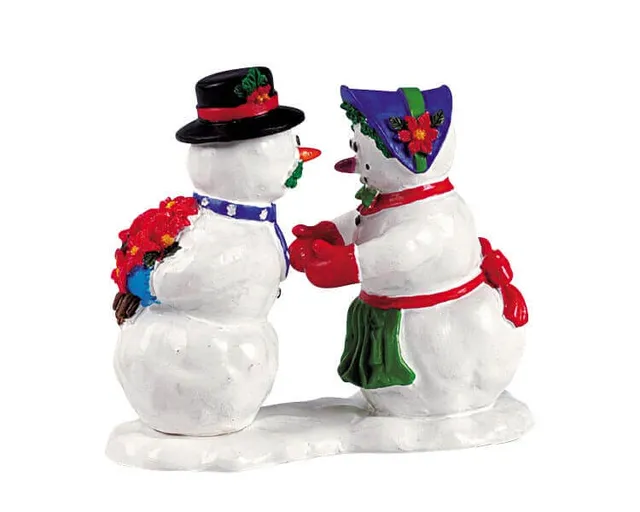 lemax-kissing-snowcouple-figurine-couple-de-neige image 1