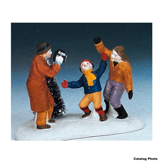 lemax-making-memories-figurine-souvenirs-famille-village-de-no-l image 1