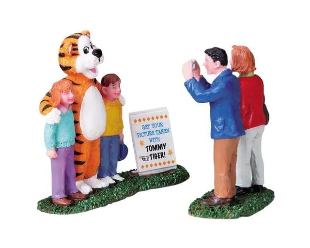 lemax-kids-tommy-tiger-figurine-enfant-d-guis-pour-village image 1