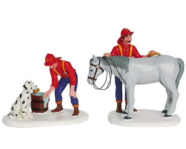 lemax-tending-the-fellas-figurine-ferme-village-miniature image 1