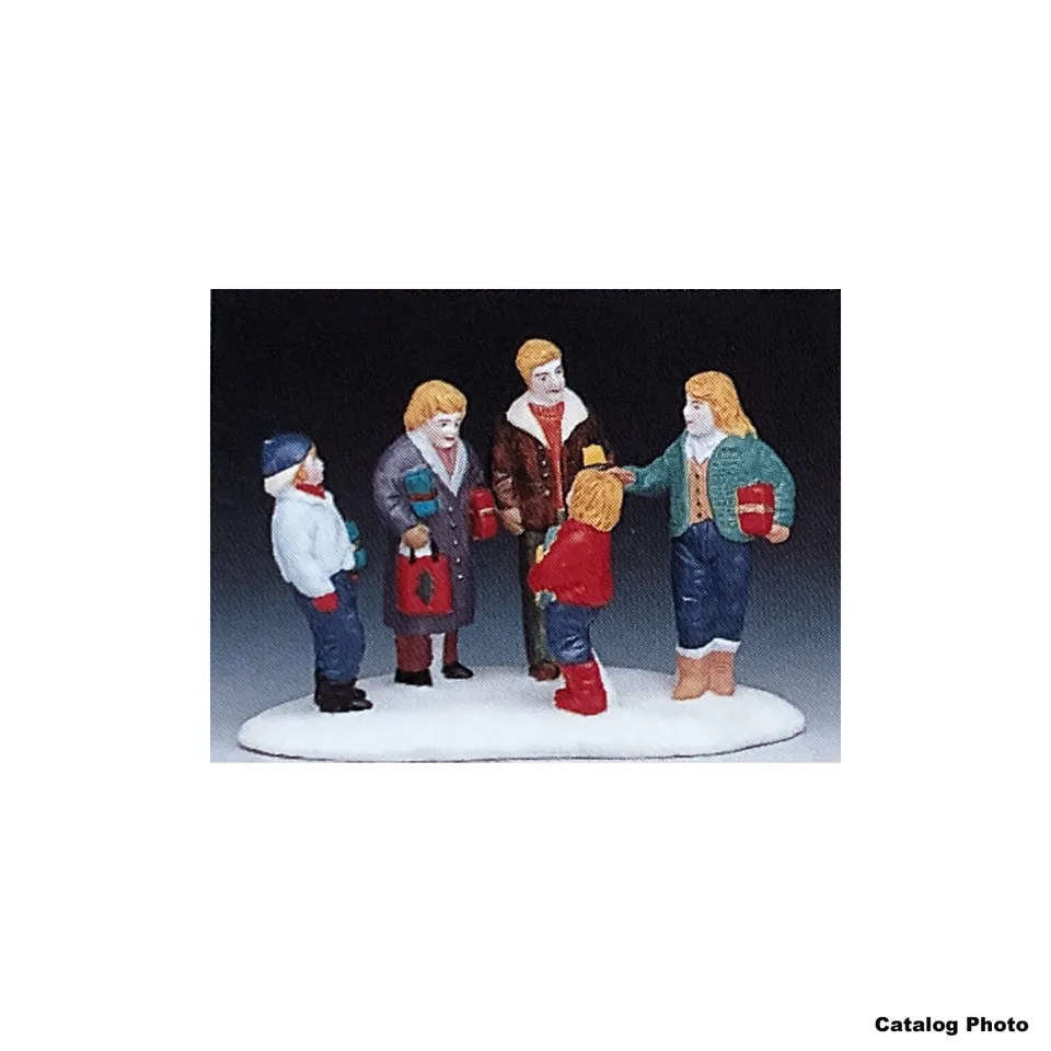 lemax-gift-shopping-family-figurines-famille-shopping-de-no-l image 1