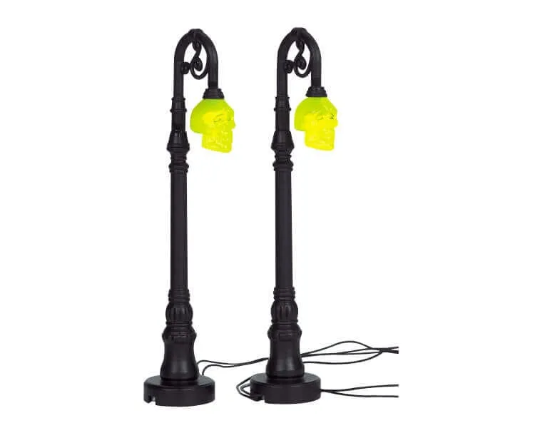 lemax-skull-street-lamp-lampadaire-spooky-town image 1