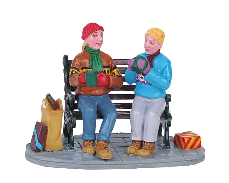 lemax-enjoying-a-chat-personnages-miniatures-de-no-l image 1