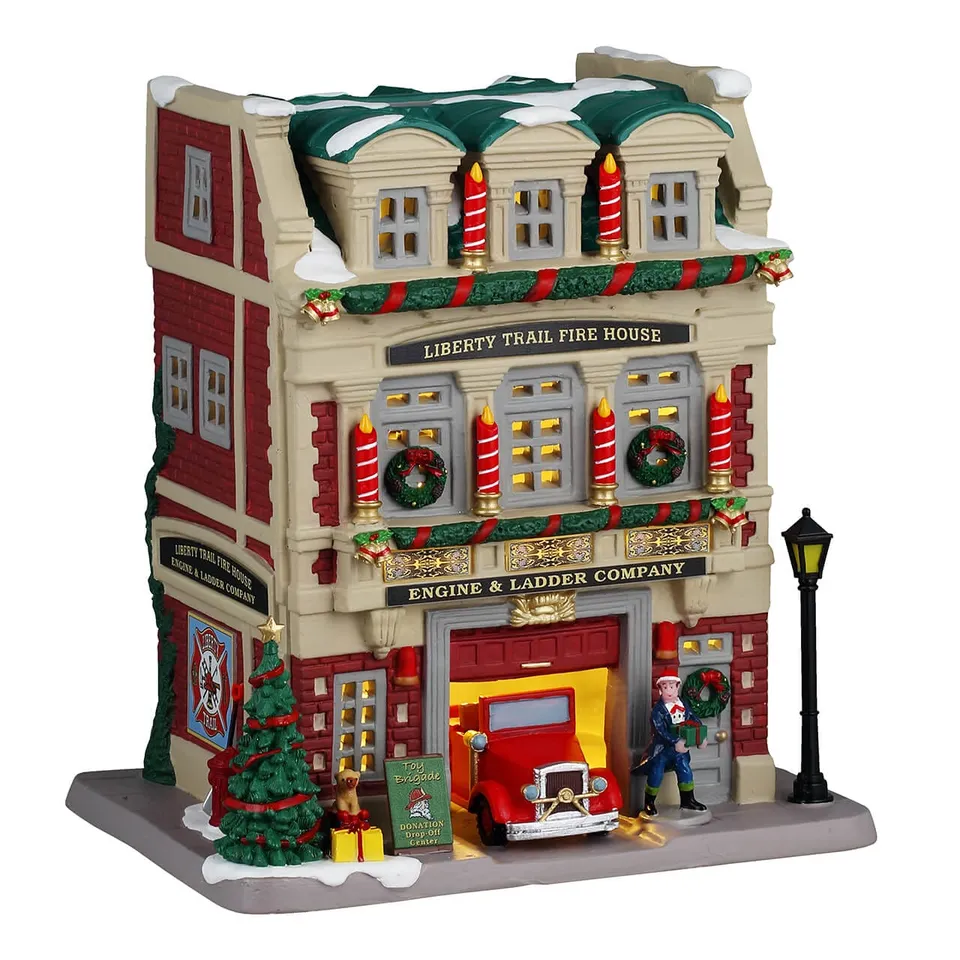 lemax-liberty-trail-fire-house-maison-miniature-lumineuse-caddington image 1