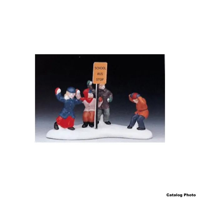 lemax-waiting-for-the-bus-figurine-arr-t-de-bus-village image 1