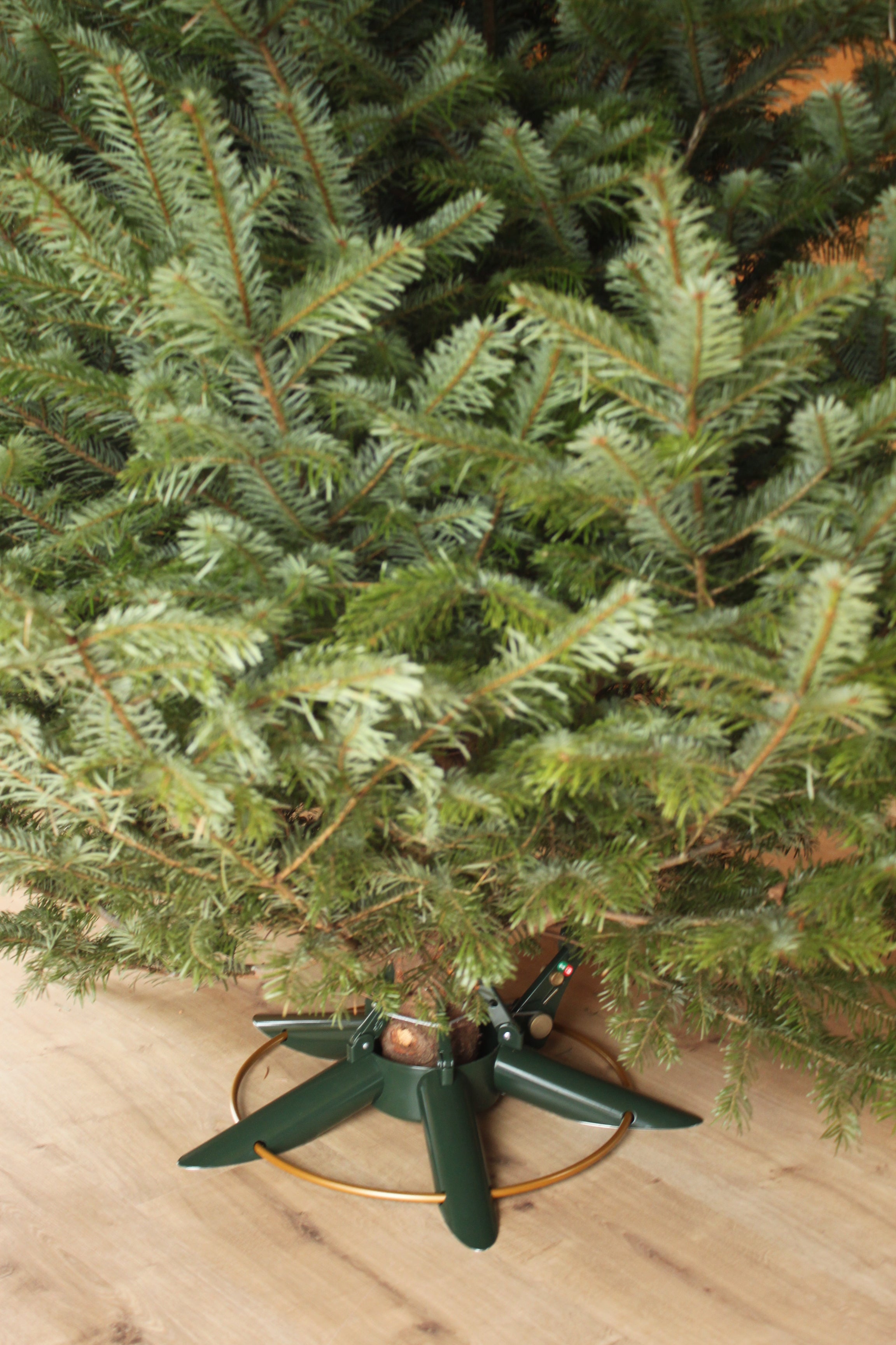 krinner-diamond-600-vert-or-pied-de-sapin-design-jusqu-2-8-m image 3