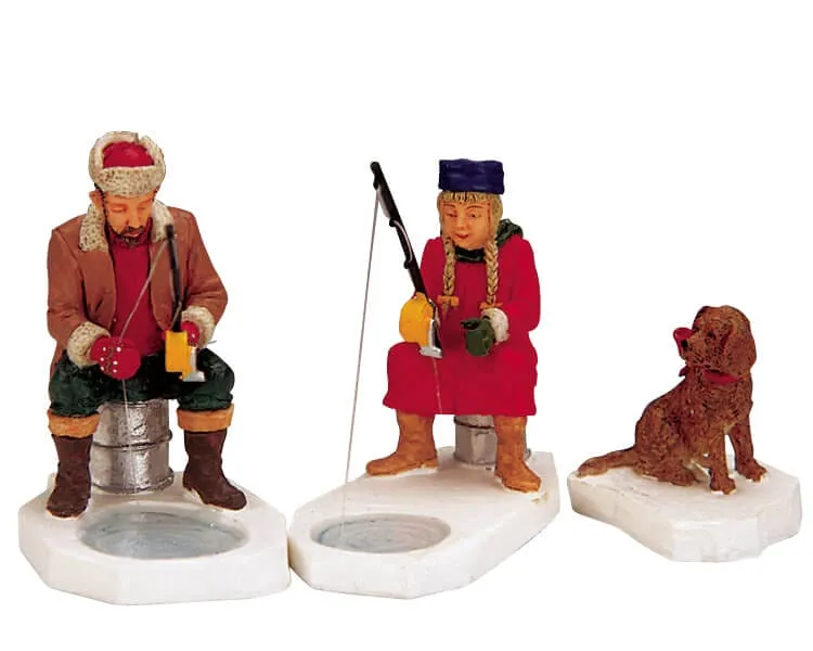 lemax-fishing-for-supper-figurine-miniature-p-che-hivernale-village-no-l image 1