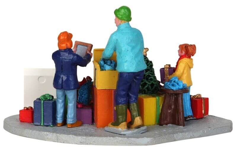 lemax-annual-toy-drive-figurine-collecte-de-jouets-village-de-no-l image 3