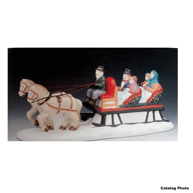 lemax-heading-for-grandma-s-figurine-village-de-no-l-miniature image 1