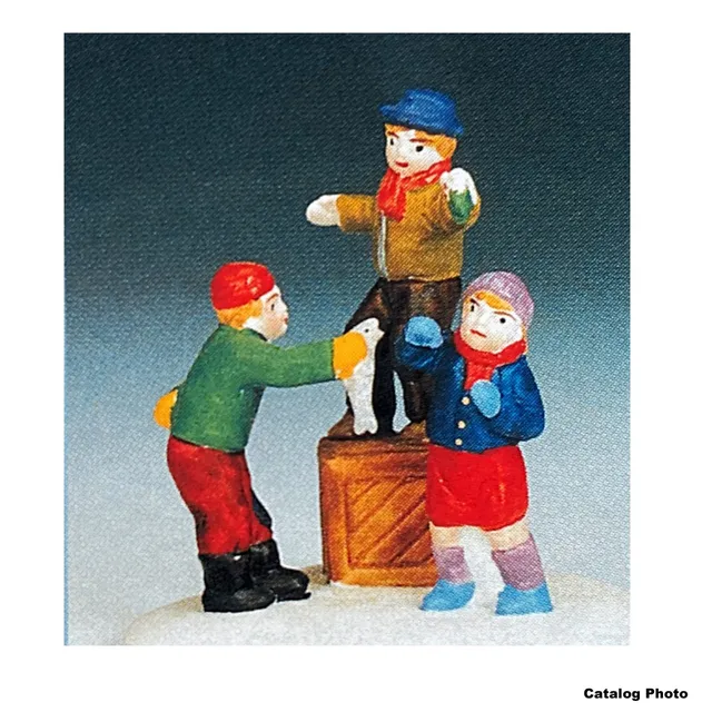 lemax-you-re-under-the-mistletoe-figurine-baiser-sous-le-gui image 1