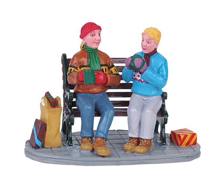 lemax-enjoying-a-chat-personnages-miniatures-de-no-l image 1