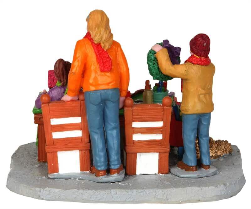 lemax-gift-wrapping-together-figurines-emballage-cadeaux-no-l image 3