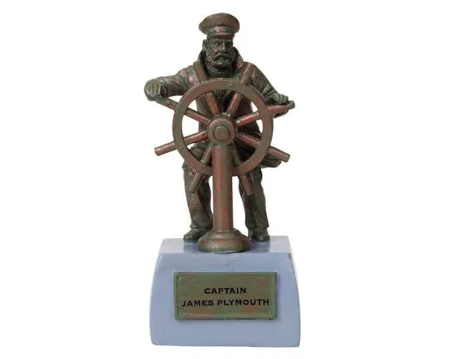 lemax-sea-captain-statue-statue-miniature-village-de-no-l image 1