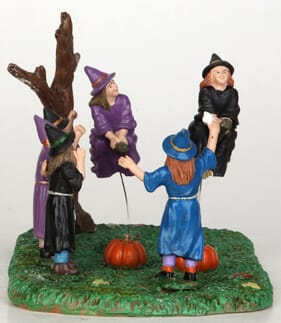 lemax-broom-race-figurine-course-de-balais-spooky-town image 2