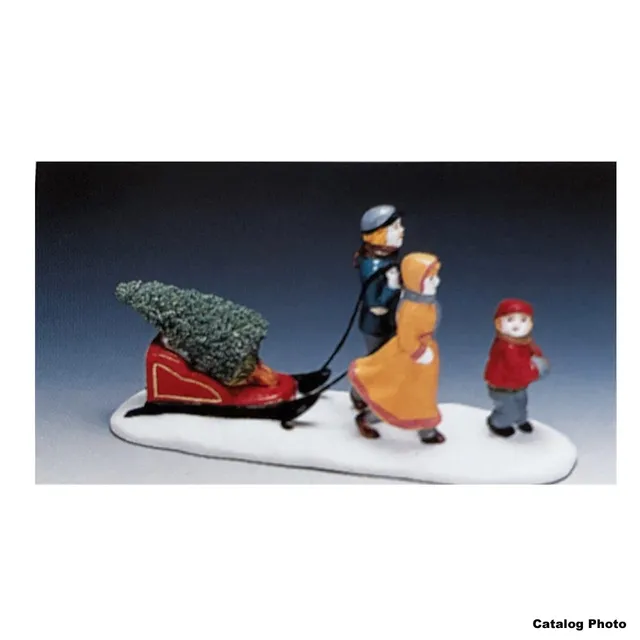 lemax-family-pulling-tree-figurine-famille-tirant-le-sapin image 1