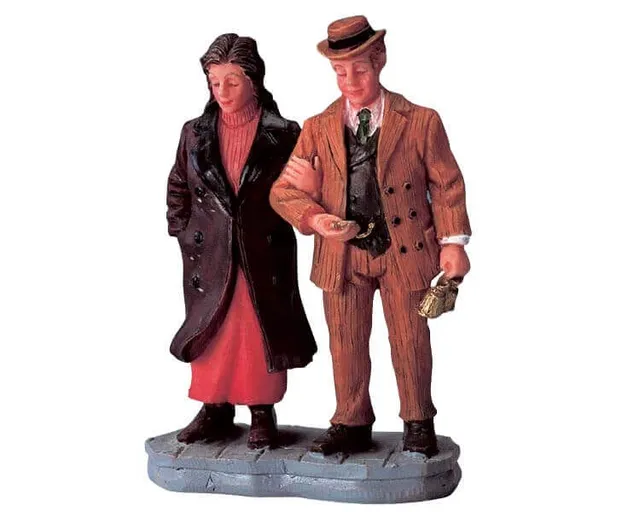 lemax-out-for-the-evening-figurine-village-de-no-l image 1