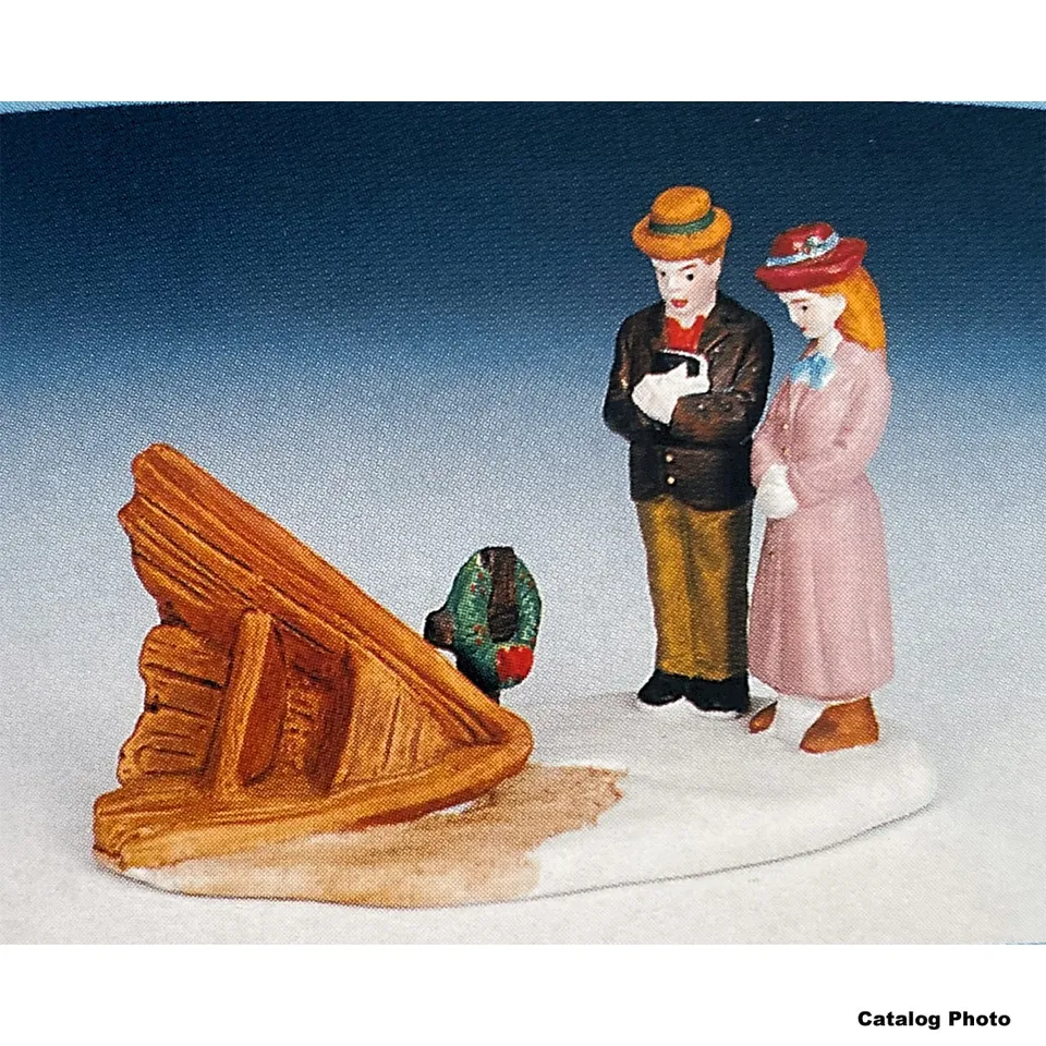 lemax-a-prayer-for-those-not-with-us-sc-ne-souvenir-miniature image 1