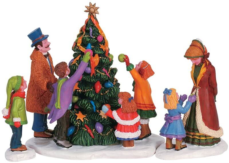 lemax-christmas-eve-set-of-3-figurines-veille-de-no-l image 1
