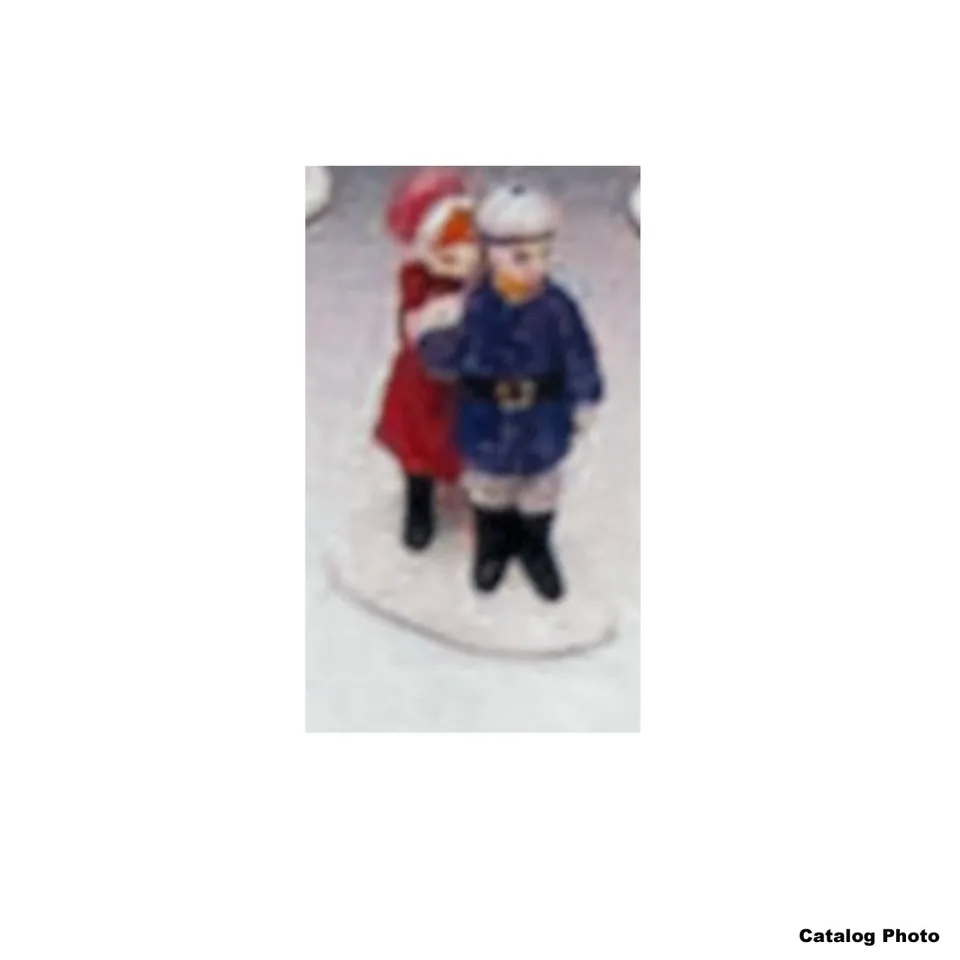 lemax-peck-on-the-cheek-figurine-couple-amoureux-village image 1