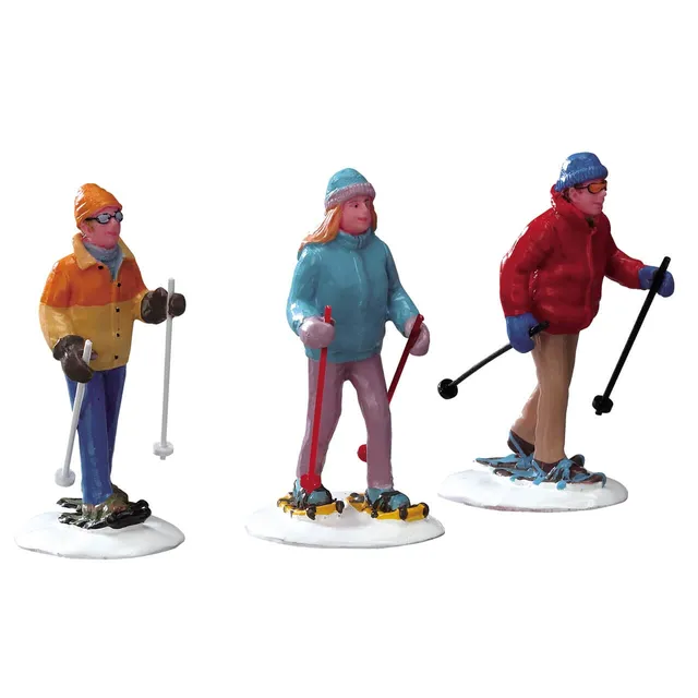 lemax-snowshoe-walkers-set-of-3-figurines-randonneurs-raquettes-vail-village image 1