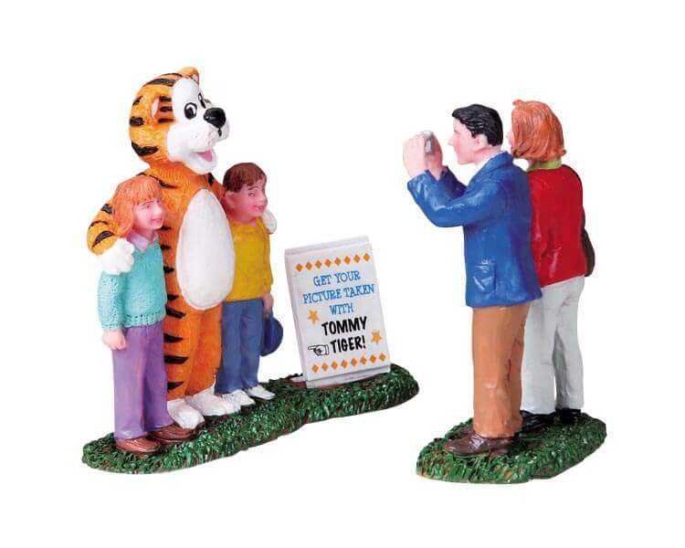 lemax-kids-tommy-tiger-figurine-enfant-d-guis-pour-village image 1