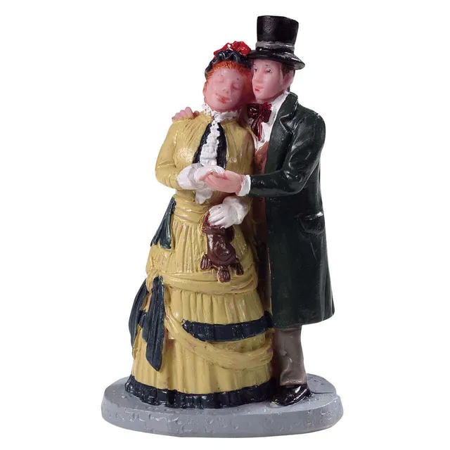 lemax-dickens-couple-figurines-couple-caddington image 1