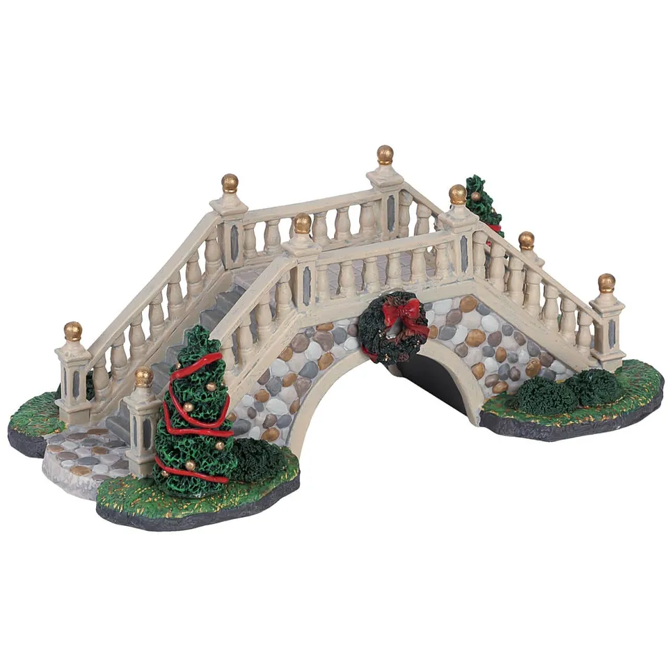 lemax-park-footbridge-pont-miniature-avec-sapins-d-cor-s image 1
