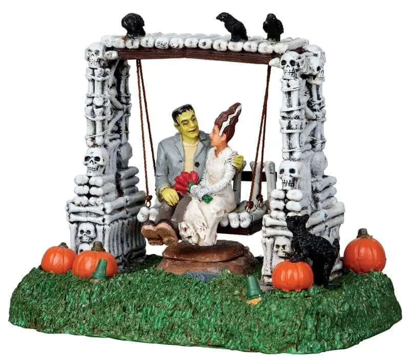 lemax-monster-romance-sc-ne-anim-e-banc-des-monstres-spooky-town image 1